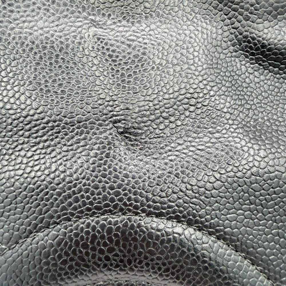 CHANEL Authentic Caviar Tote Bag - Picture 6 of 16